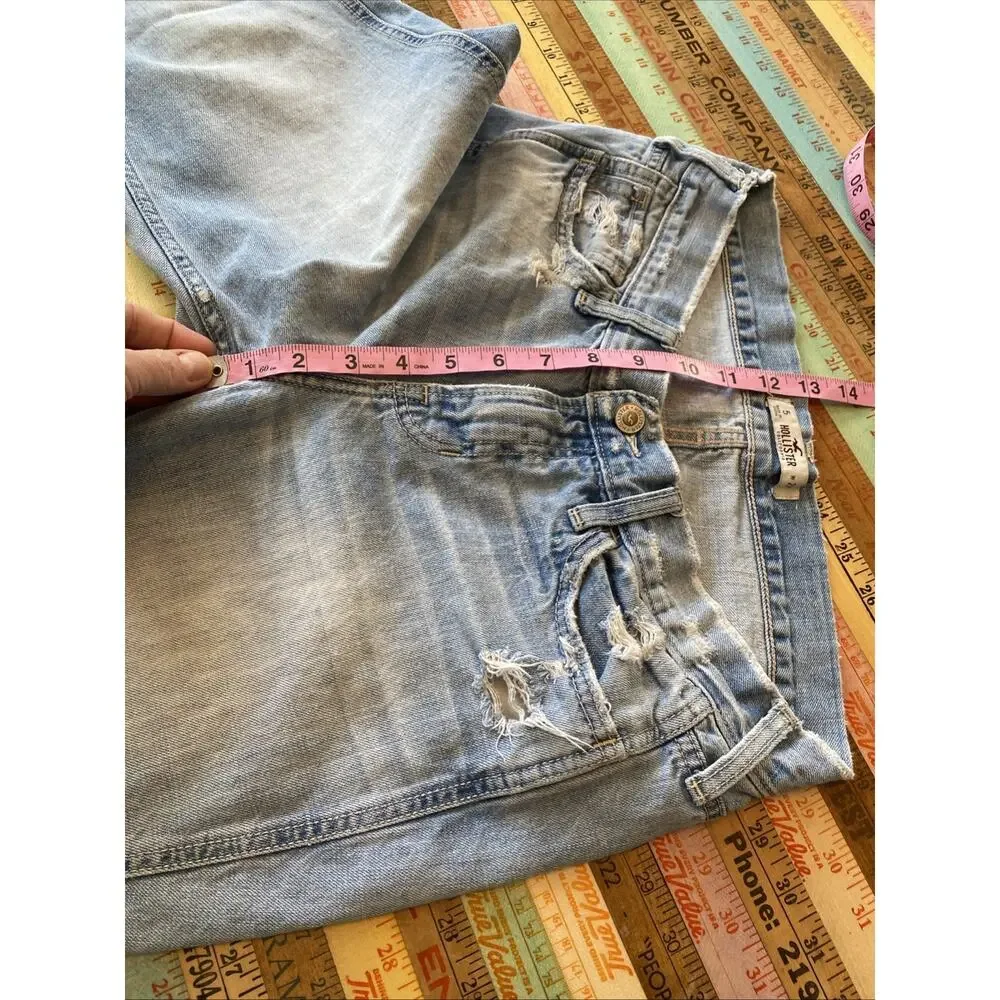 Hollister Size 5 Jean W27 Mid Rise Classic Denim Straight Distressed Light Wash - Picture 10 of 11
